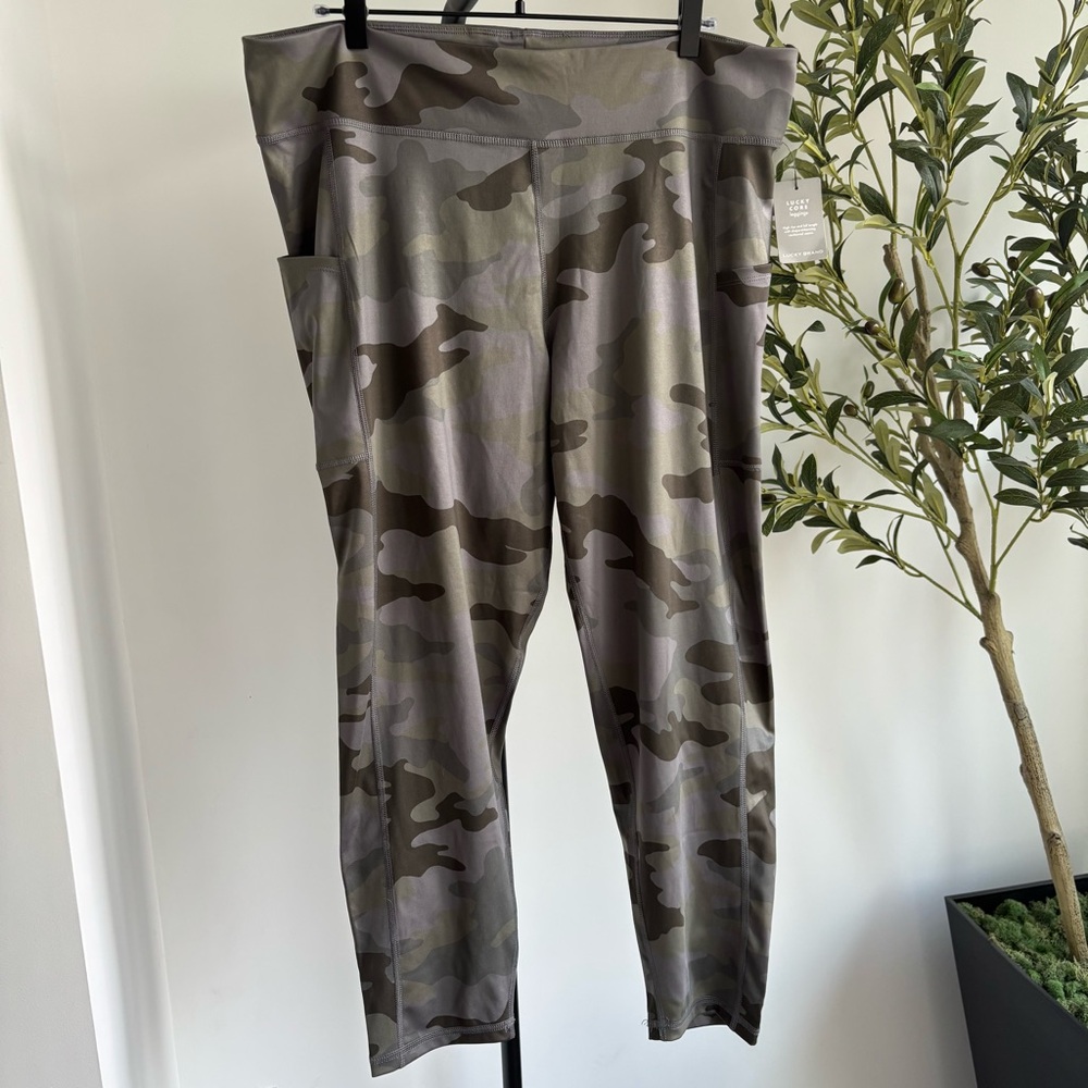 • NWT! [Lucky Brand] Flex Legging •